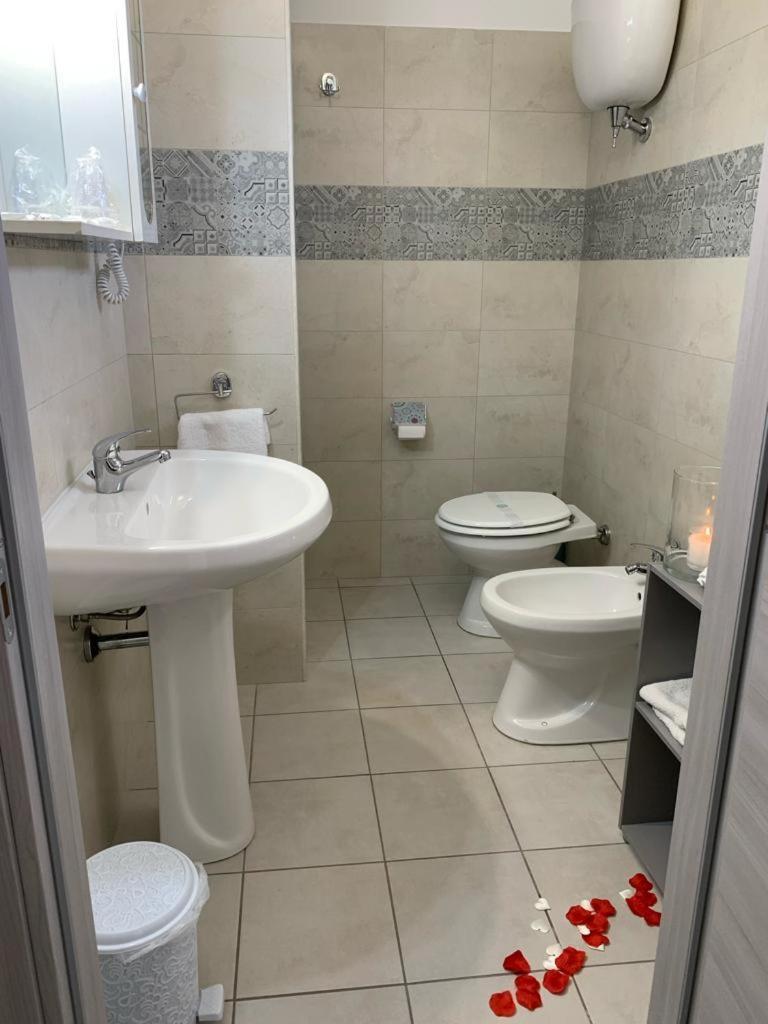 Vena B&B Via Del Sole מראה חיצוני תמונה
